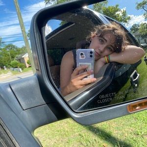 Meet your Posher, Laura